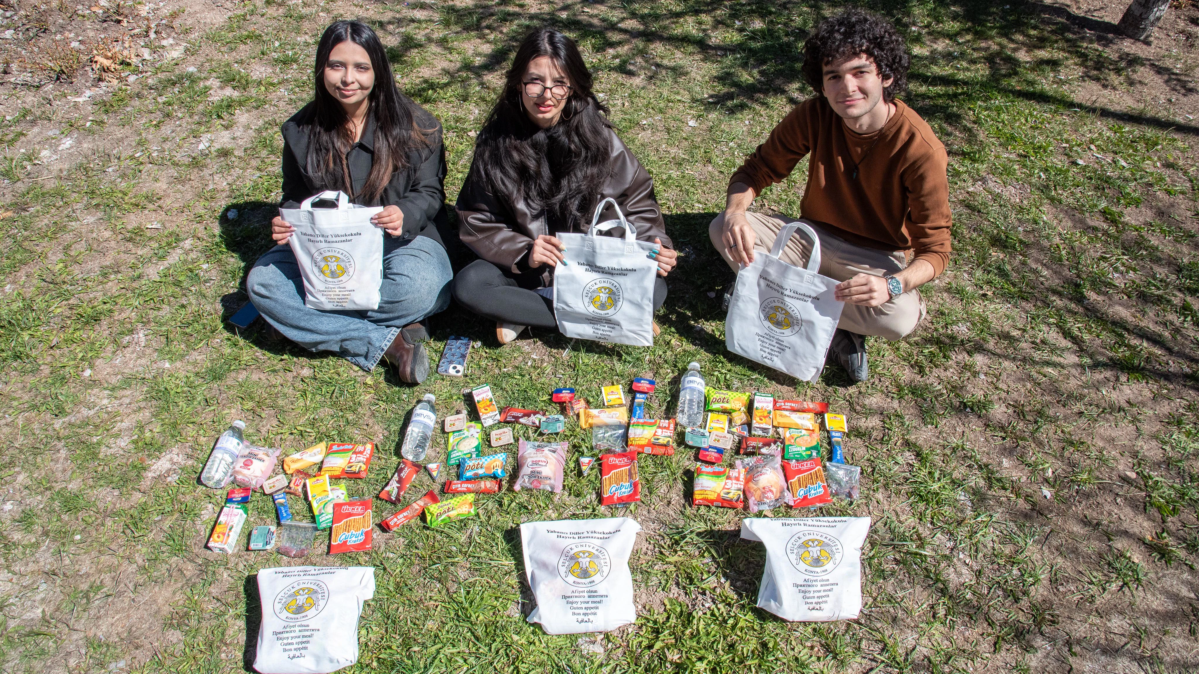 Selçuk Üniversitesinde geleneksel iftariyelik dağıtımı